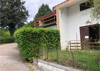 Atina,villetta a schiera su 2 livelli 45 mq 