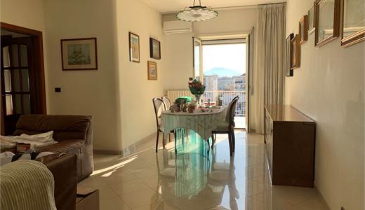 Appartamento panoramico con posto auto