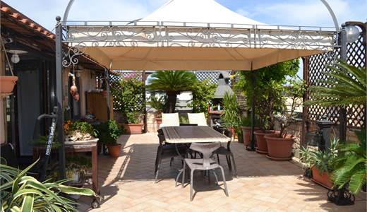 Prestigioso appartamento 180 mq con terrazzo,box